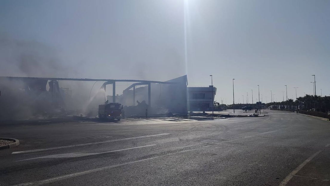 Así ha quedado la nave de Mabe tras el incendio, en imágenes