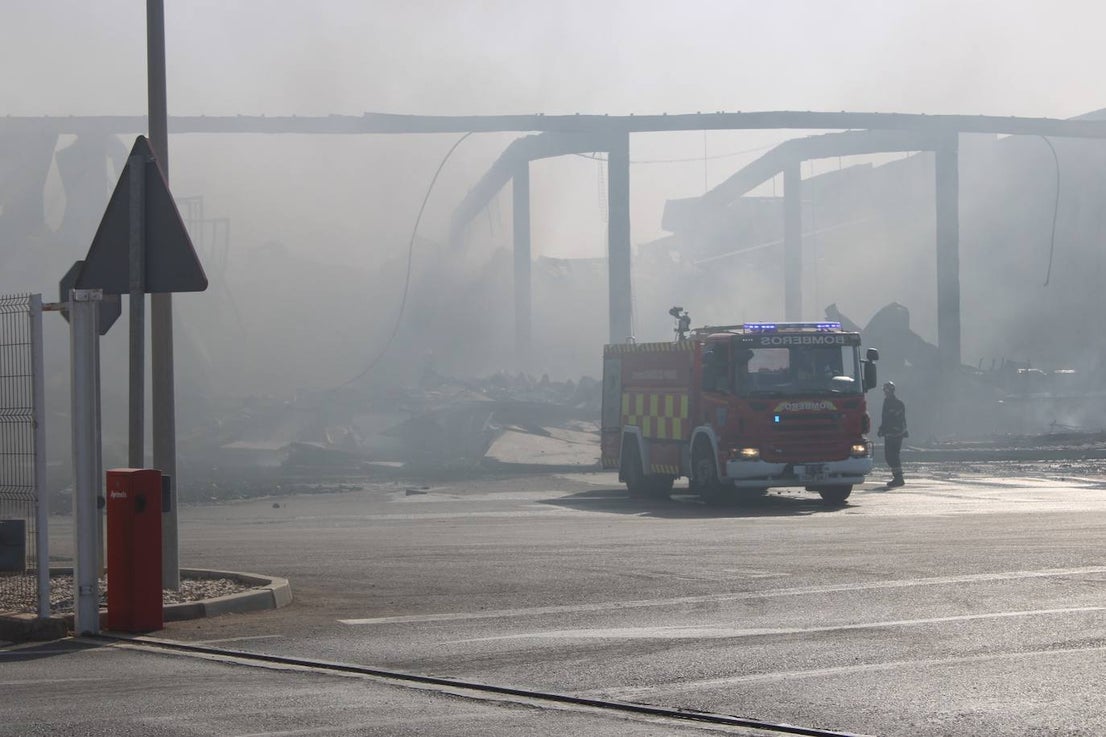Así ha quedado la nave de Mabe tras el incendio, en imágenes