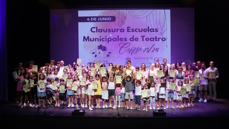 150 ejidenses participan en la última temporada de la Escuela Municipal de Teatro