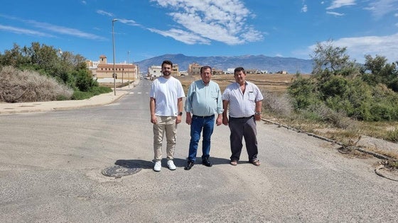 El PSOE reclama instalar señalización en los accesos a la playa de Guardias Viejas