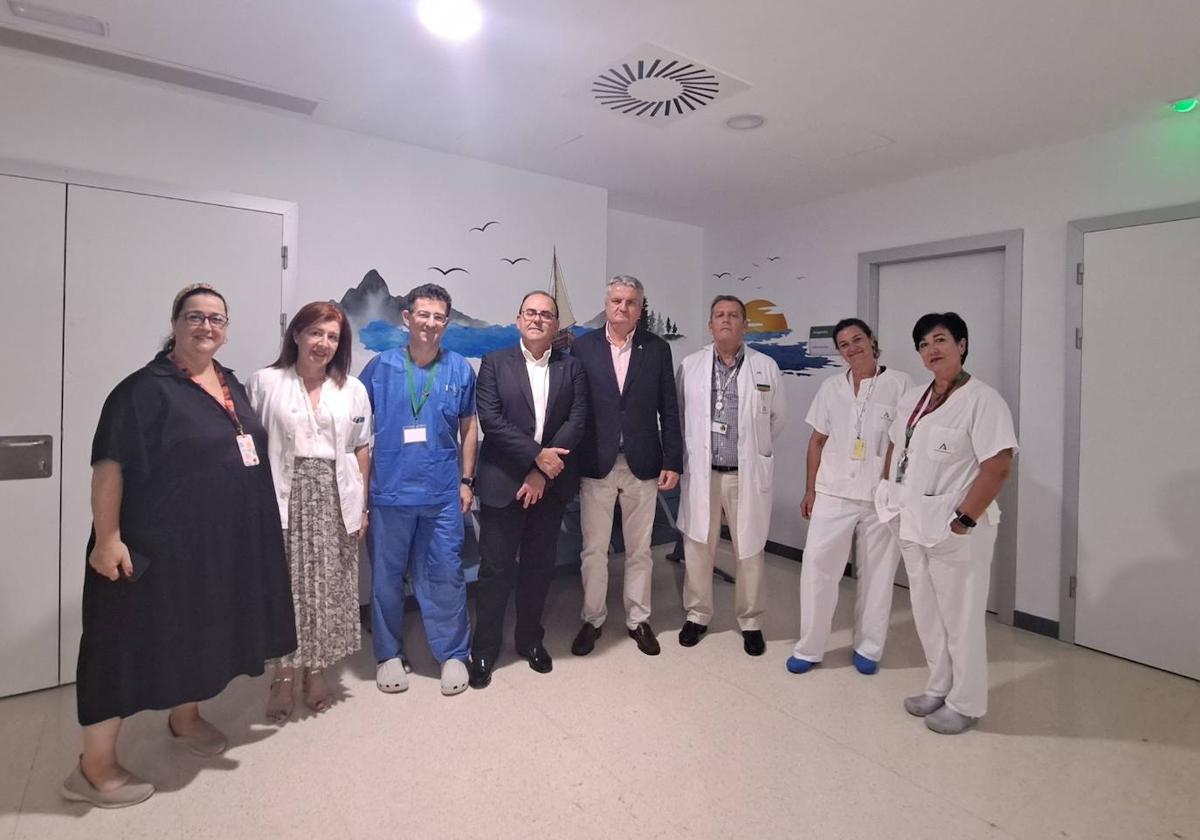 El Hospital de Poniente humaniza su sala de espera para acompañantes de la UCI