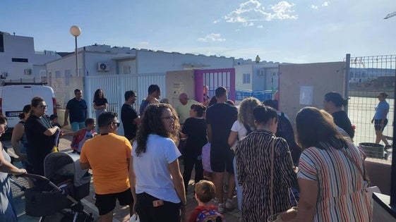 Castillo sitúa en diciembre el final de las obras del colegio Bahía de Almerimar