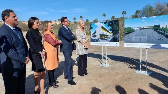 Castillo afirma que la contratación del IES de Almerimar «está a punto de salir»