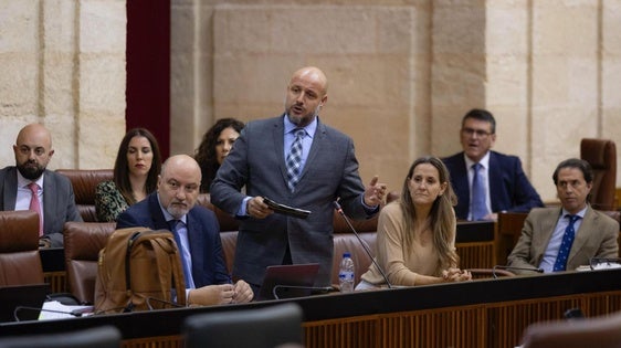Vox tilda de «limosnas» las ayudas anunciadas por la Junta para los agricultores de El Ejido