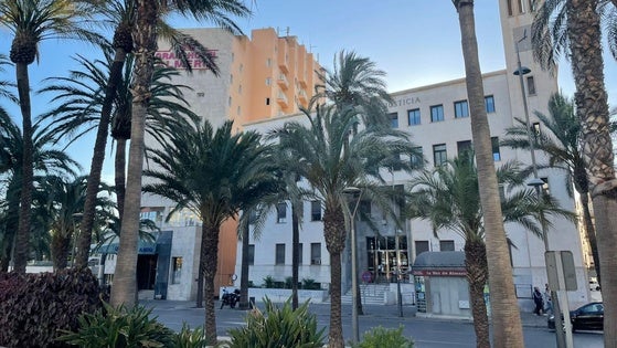 Absuelven al acusado de emplear sin contrato a mujeres para «alterne» en El Ejido al no ver relación laboral
