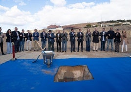 Diputación y El Ejido colocan la primera piedra del futuro Complejo Deportivo de Almerimar