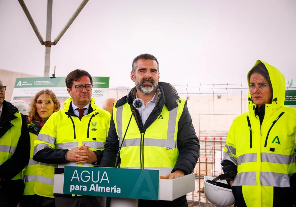 Avanzan «a buen ritmo» las obras que mejoran el abastecimiento urbano de El Ejido con agua desalada