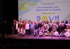 La gala de El Ejido contó con una gran cantidad de personas.