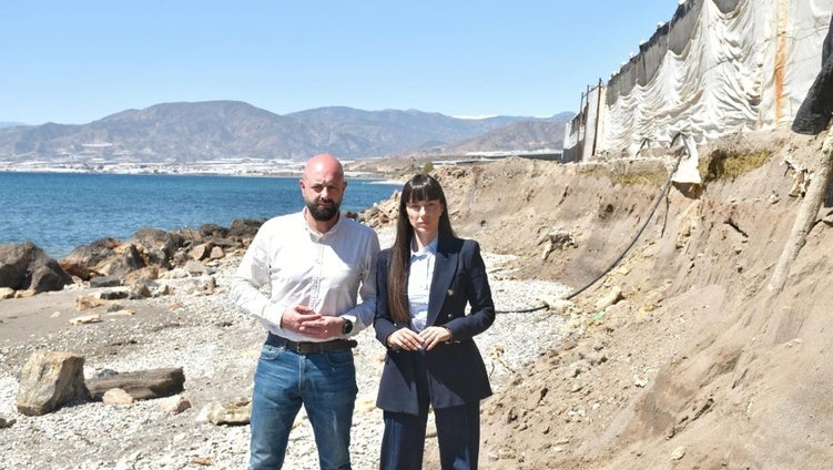 Exigen declarar la playa de Balerma en situación de «regresión grave»