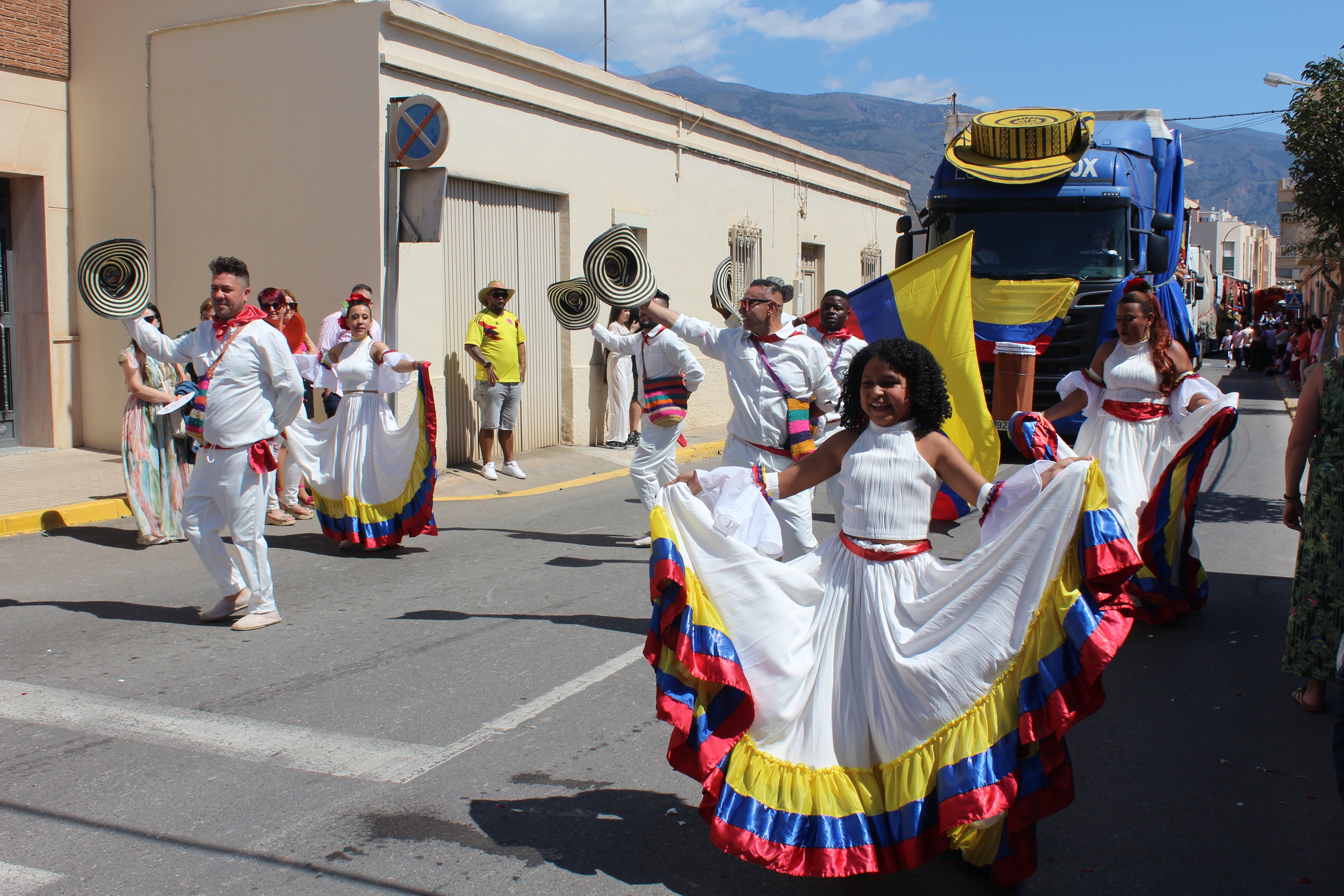 Colorido en la procesión - romería de San Marcos, en imágenes