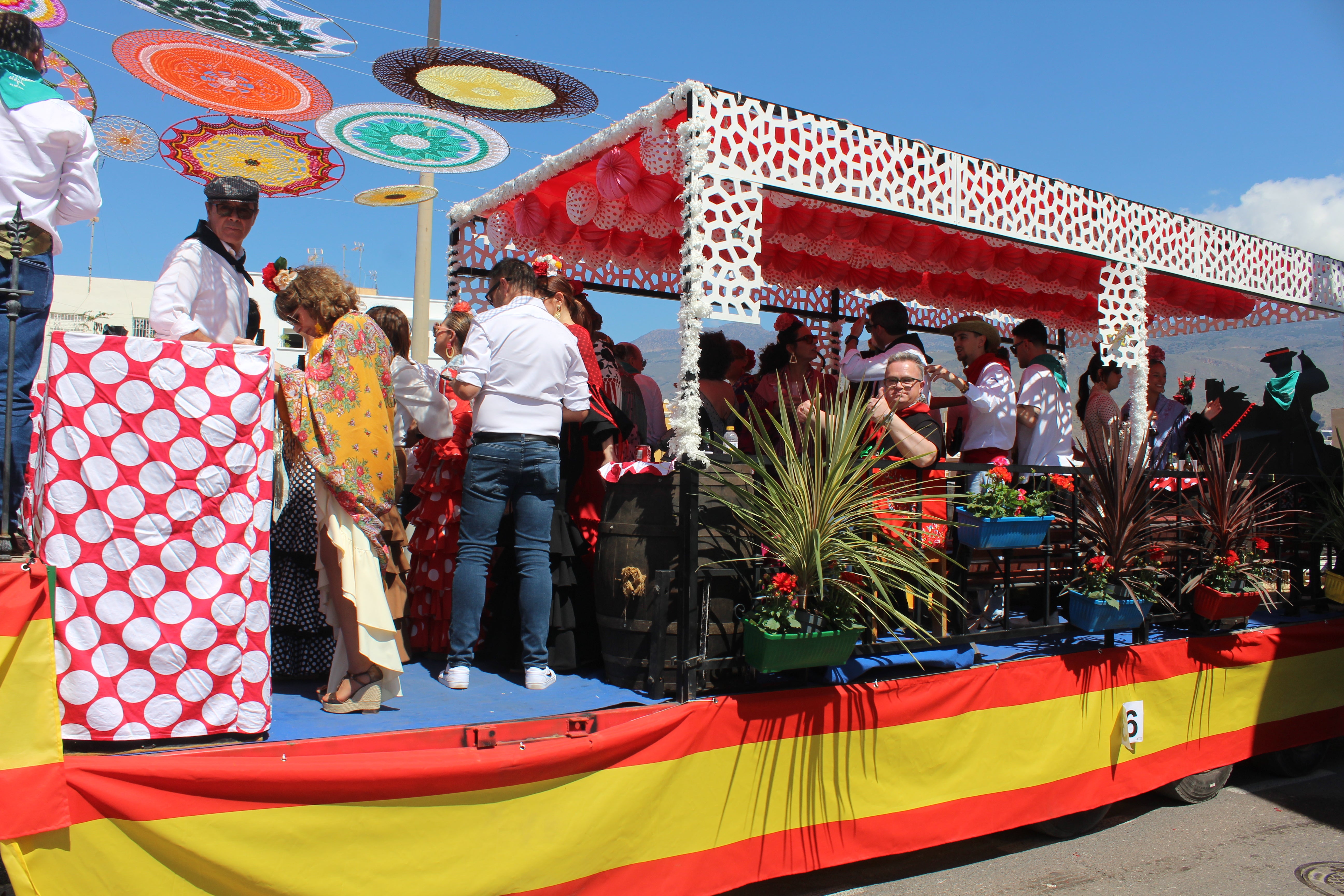 Colorido en la procesión - romería de San Marcos, en imágenes