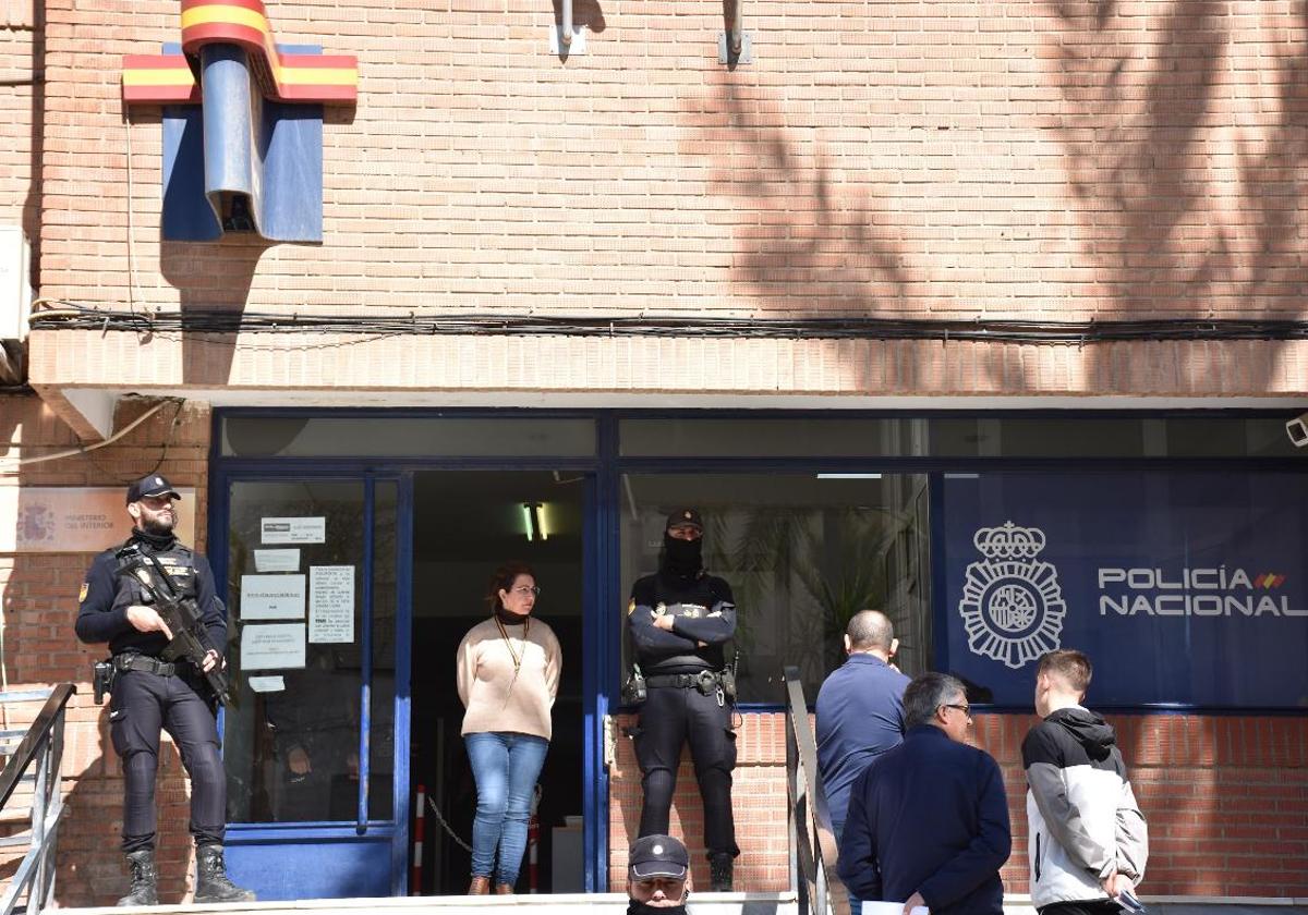 Detenidas tres empleadas de una distribuidora de telefonía por estafar más de 94.000 euros