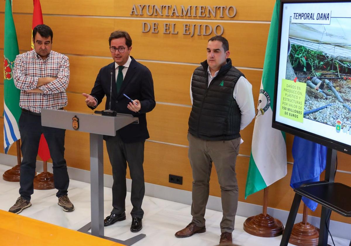 Ayuntamiento y organizaciones agrarias exigen al Gobierno incluir a El Ejido en la rebaja fiscal