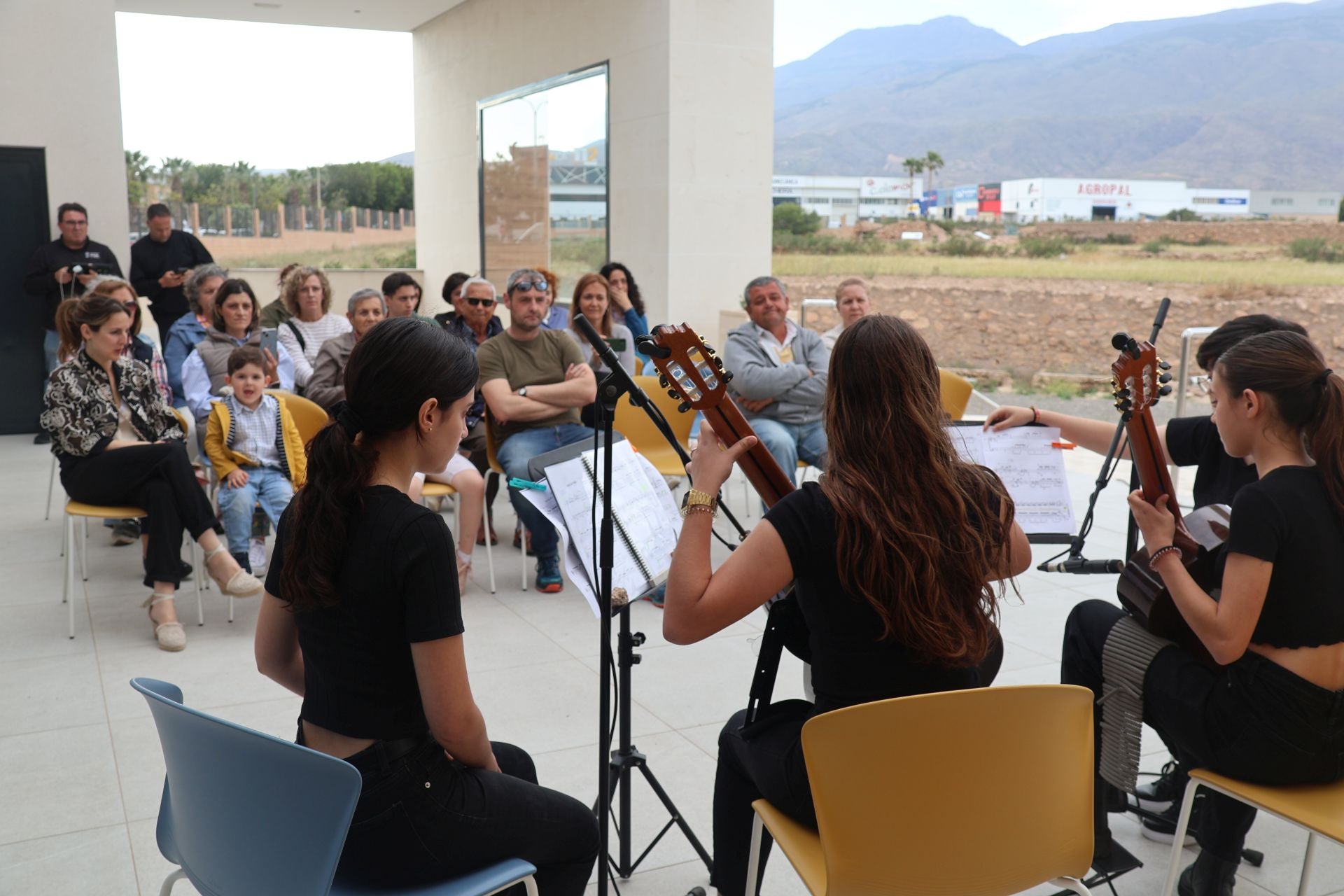 Un atardecer en Ciavieja con música y teatro