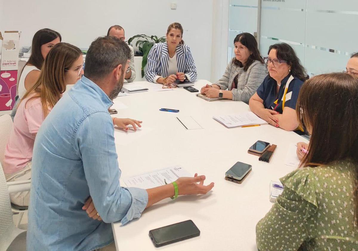 La Mesa Radar Local contra la 'Soledad No Deseada' atiende a más de 30 personas en El Ejido