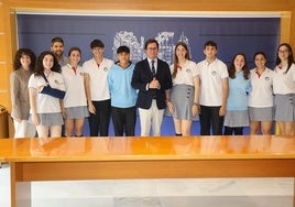 Los alumnos visitaron el Ayuntamiento de El Ejido.