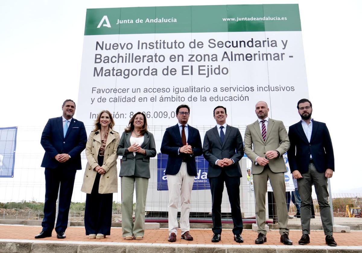 La colocación de la primera piedra del IES Almerimar, en imágenes
