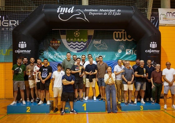 El Pabellón de Deportes acogió la entrega de los premios a los ganadores en las modalidades de Baloncesto, Fútbol 7, Fútbol Sala y Pádel.