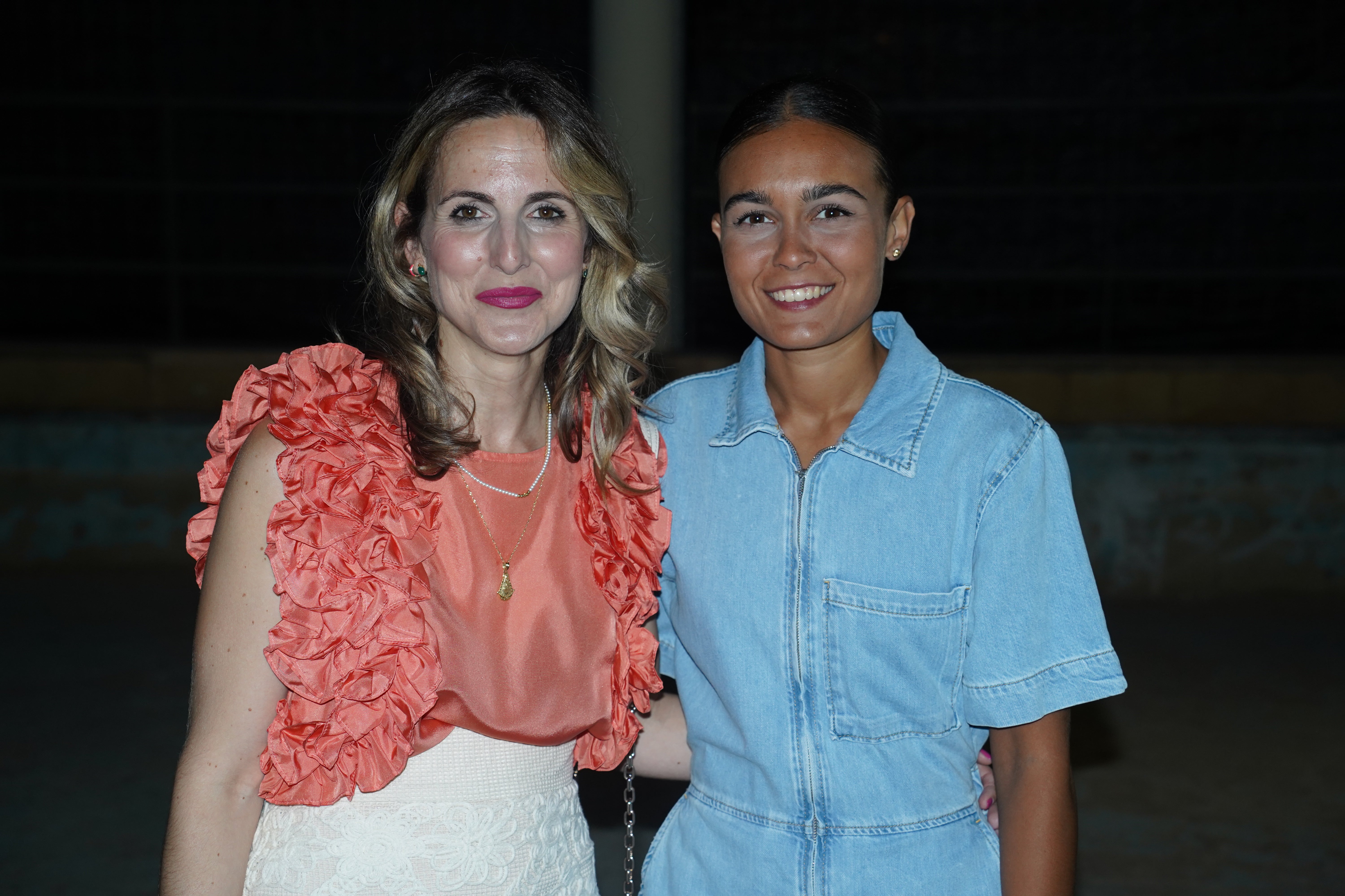 Marta Santos pone ritmo a las Fiestas de San Isidro con su estilo, en imágenes