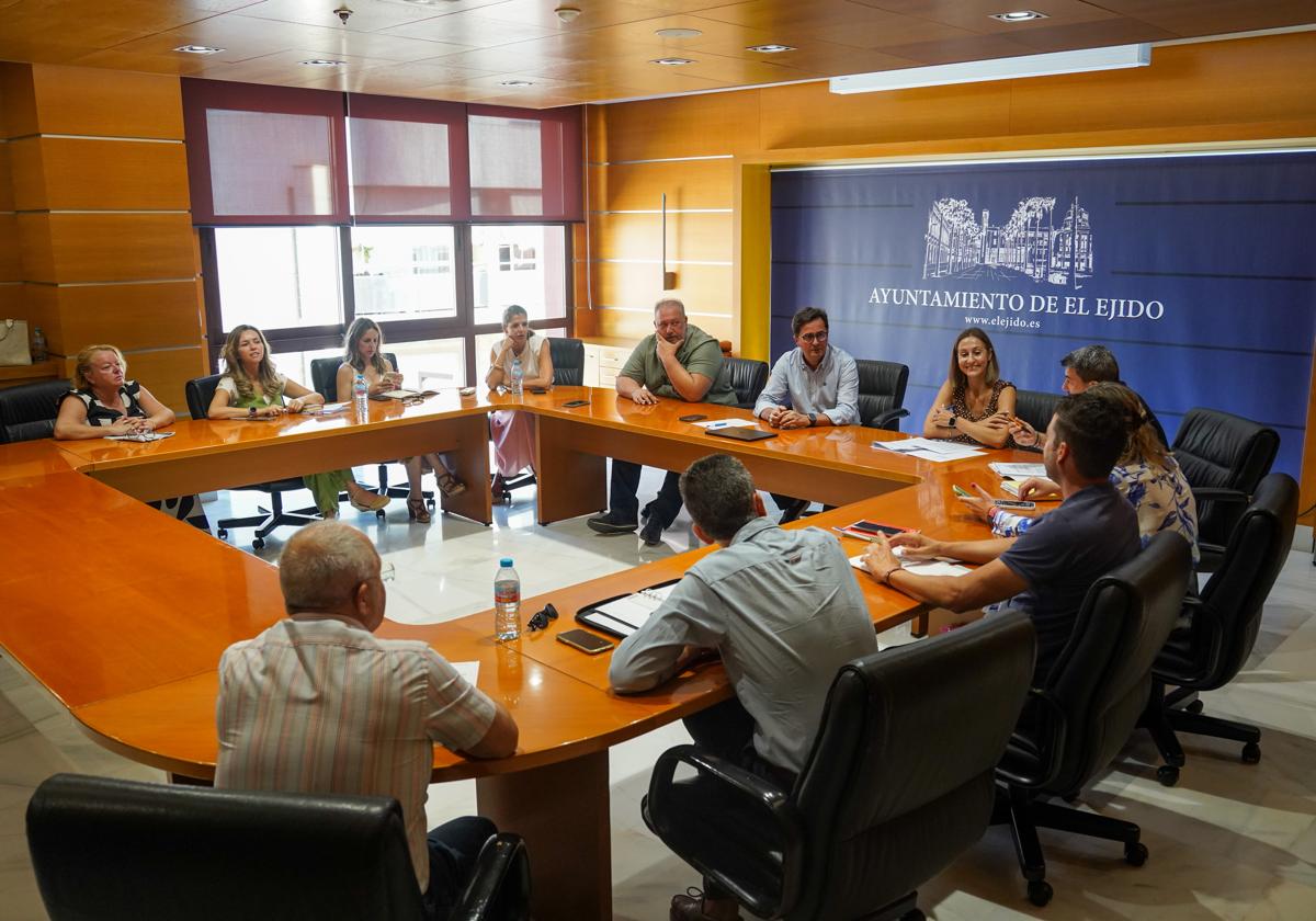 Junta de Gobierno celebrada en el Consistorio ejidense.