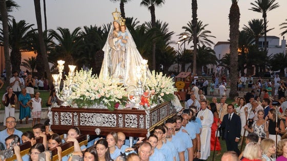 La procesión de la Virgen de las Mercedes despide las Fiestas Patronales de Balerma con emotividad
