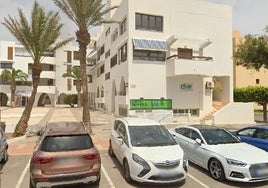 Tragedia en Almerimar: fallece una anciana de 85 años tras caer de un segundo piso