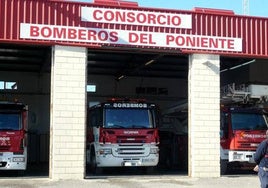 Arde una planta de envases de cartón en El Ejido