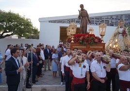 La procesión se llevó a cabo la noche de este domingo.