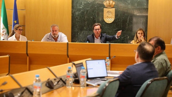 El Pleno de El Ejido exige al Gobierno que aplique la ley de Extranjería y luche contra las mafias