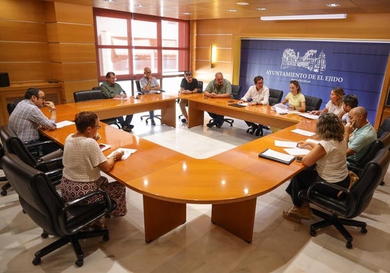 En la reunión estuvo presente el alcalde del municipio ejidense.