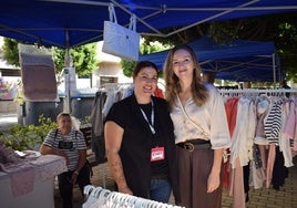 La concejala de Comercio, María Herminia Padial, recorrió el espacio junto a Loli Sampedro.