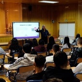 Una de las actividades que están siendo impartidas en un centro educativo del municipio.