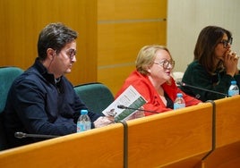 El alcalde, Francisco Góngora, ha sido el encargado de presidir este importante órgano, acompañado de la edil de Discapacidad, Salud Mental y Prevención de Adicciones, María del Mar Martínez