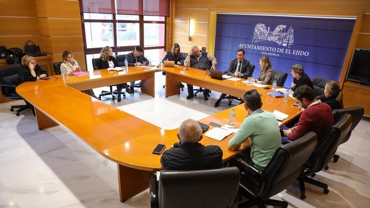 El Ejido aprueba 18 millones de euros para el IMD, DUE y el Consorcio de Bomberos y la Residencia de Mayores