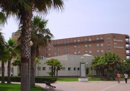 «Hasta 18 pacientes» por enfermera: Satse alerta de «sobrecarga» en el Hospital de Poniente