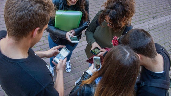 Advierten de problemas de ansiedad, vacío y baja autoestima en adolescentes por el uso adictivo de redes sociales