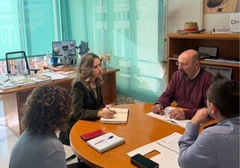 En esa línea de trabajo, la edil de Sanidad y Consumo ha mantenido una reunión con el director de la Unidad de Salud Pública de Distrito Poniente de Almería