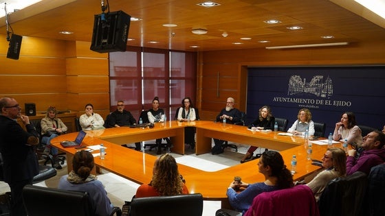 El Ejido explora la fórmula para acercar el comercio a la población de manera «diferencial»