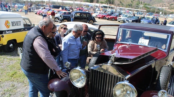 Más de 150 coches participan en la II Concentración de Vehículos Clásicos en El Ejido