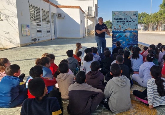 Charla realizada en el CEIP Santa María del Águila el pasado 24 febrero.
