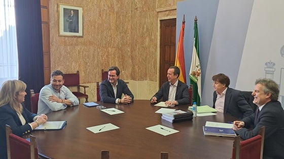 Ocho espigones y 250.000 metros cúbicos de arena para recuperar la costa de Balerma