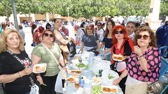 Más de 4.300 kilos entre habas, tocino y magra: la gastronomía reina en San Marcos