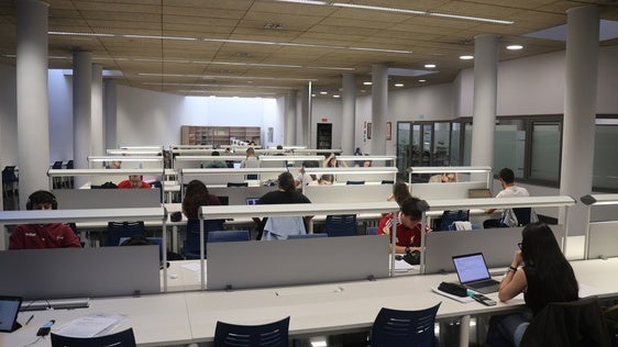 La Biblioteca Central de El Ejido refuerza el horario de la Sala de Estudio de cara a la llegada de la época de exámenes