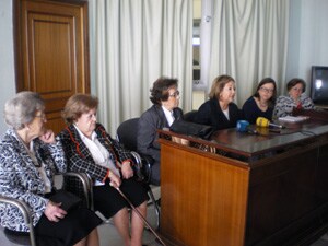 El sector 'crítico' de la Asociación de Amas de Casa Virgen del Carmen se prepara en lo judicial