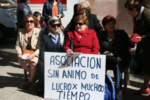 Las 'Amas de Casa' convocan Asamblea el día 28 para normalizar la situación