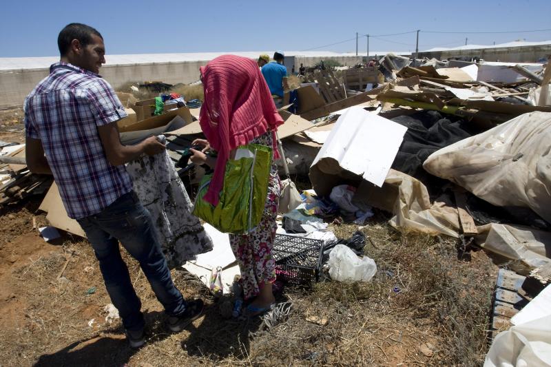 Desalojados de las chabolas de Tierras de Almería piden al Ayuntamiento una solución habitacional