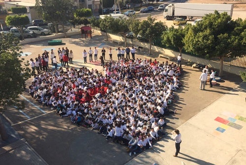 El CEIP Diego Velázquez pone el corazón frente a la violencia con Alejandro Abad