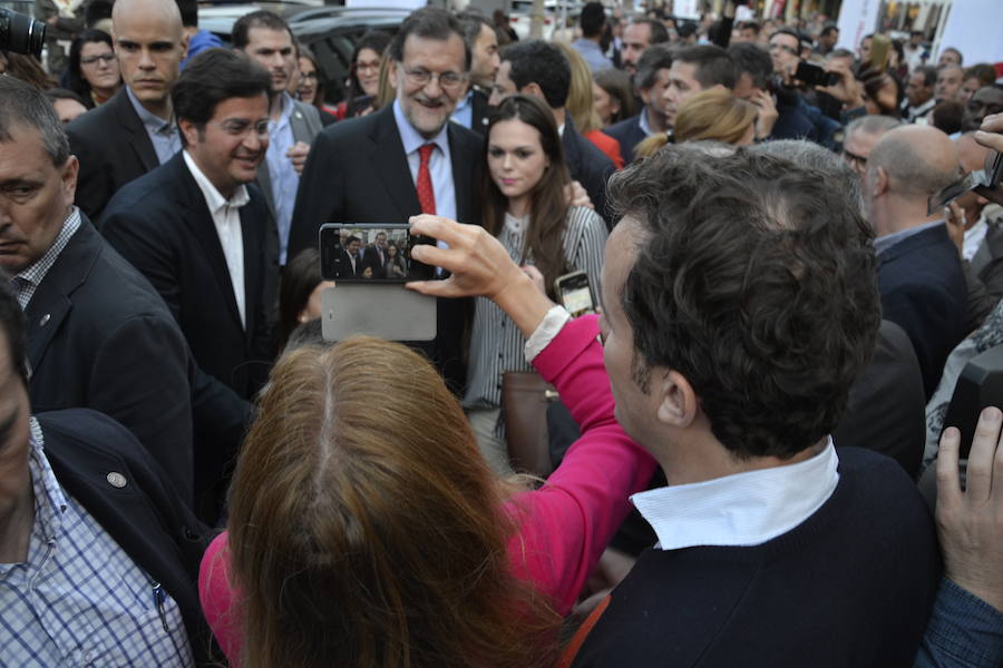 La Plaza Mayor de El Ejido se convierte en un ‘paseo’ interminable para Mariano Rajoy