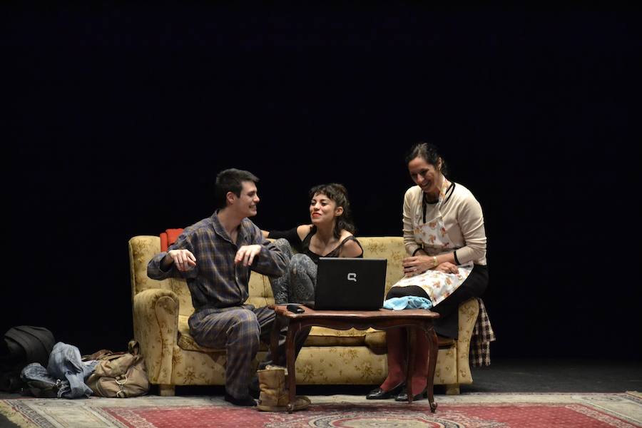 Con María Morales, Carlos Guerrero y Marta Castellote, este montaje despierta la emoción del espectador, sin olvidar el humor. 