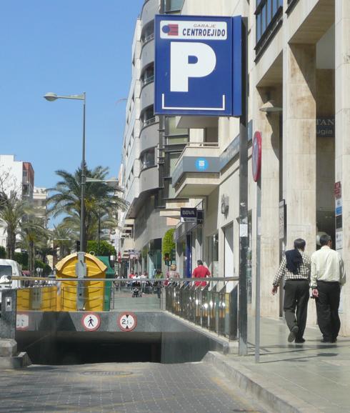 Cazan a un joven tras robar en diez vehículos en un parking de El Ejido